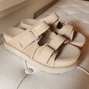 Ugg Goldenstar Hi Slide in Sand Size 10